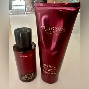Victoria’s Secret very sexy, fragrance mist & lotion Set. Without the Box.